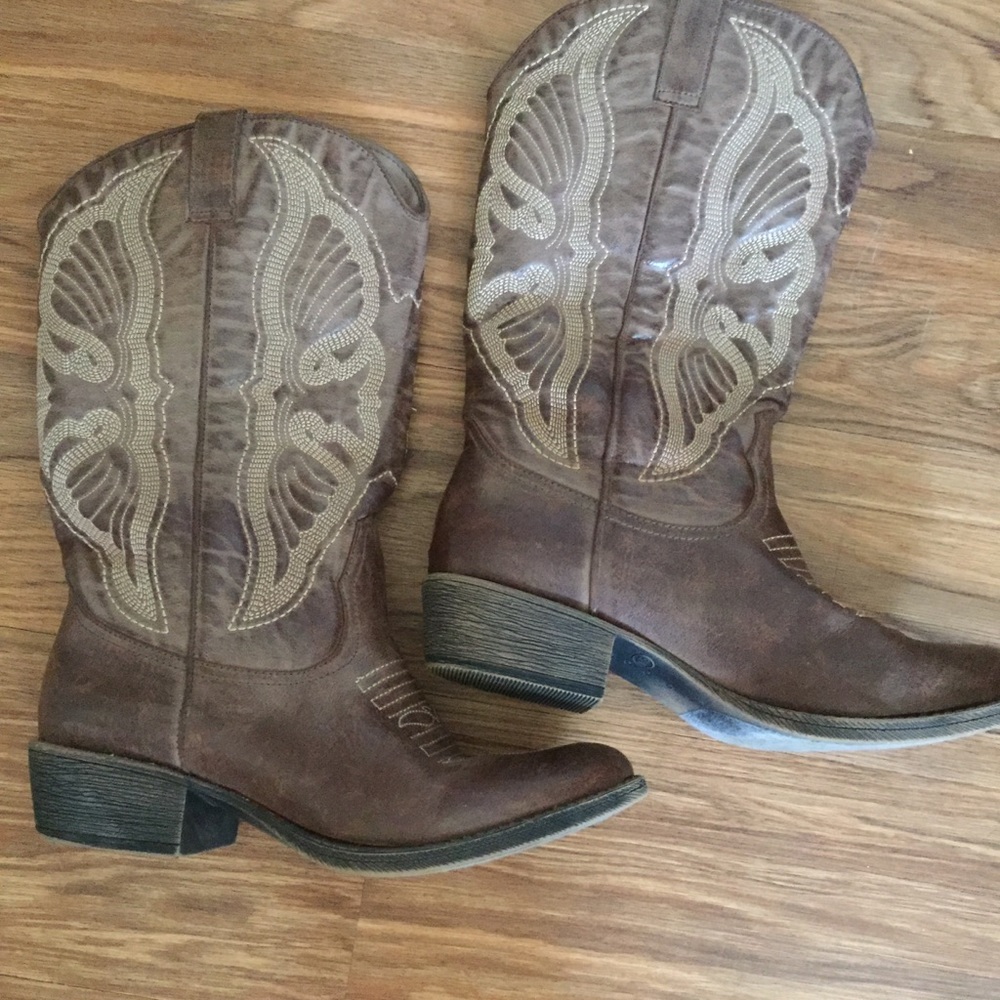 Cowboy boots 8m